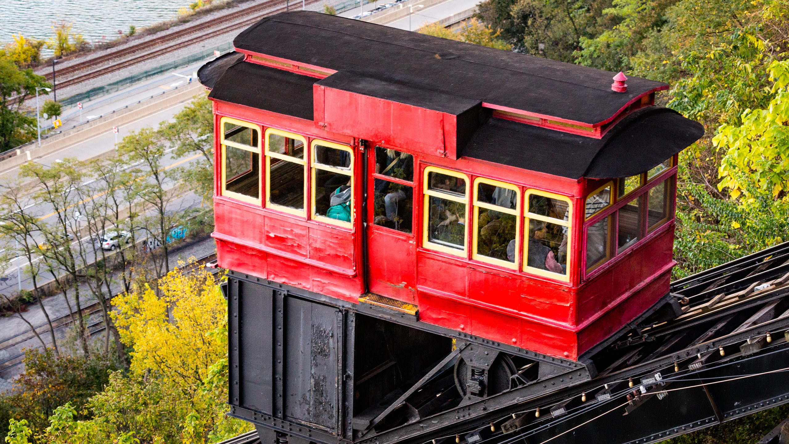 close up shot of duquesne incline car